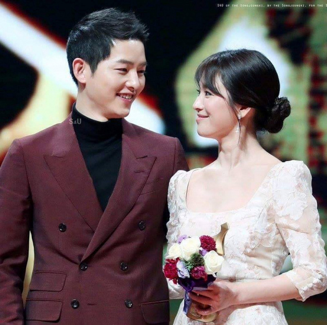 Song Hye Kyo bất ngờ bị réo tên giữa drama vợ chồng Lee Dong Gun ly hôn, chuyện gì thế này? - Ảnh 8.
