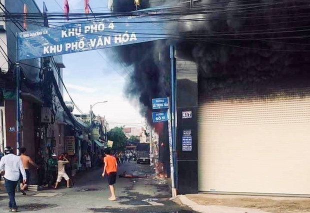 Vụ cháy nhà 3 tầng ở Sài Gòn khiến bố chết, mẹ nhập viện: Sức khỏe 2 người con giờ ra sao? - Ảnh 1.