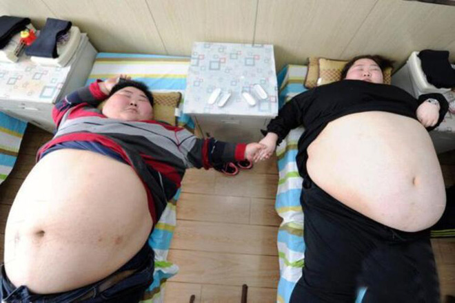 Chuyện lạ ở Tứ Xuyên: Kết duyên vì muốn cùng nhau giảm cân, nào ngờ sau vài năm hai vợ chồng đều nặng gần 200kg - Ảnh 6.