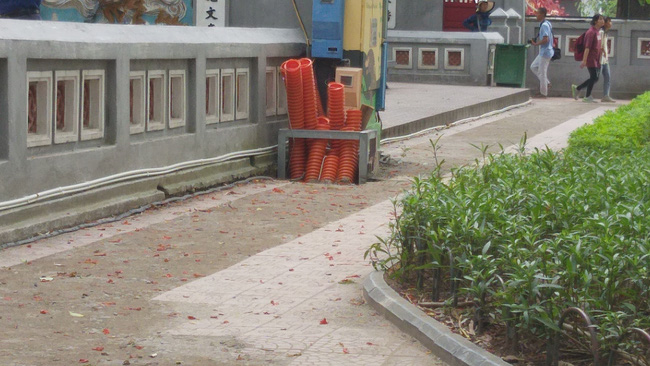Hà Nội: Công nhân phát hiện 7 tiểu sành chôn ngay dưới khu vực đền Ngọc Sơn - Ảnh 5.