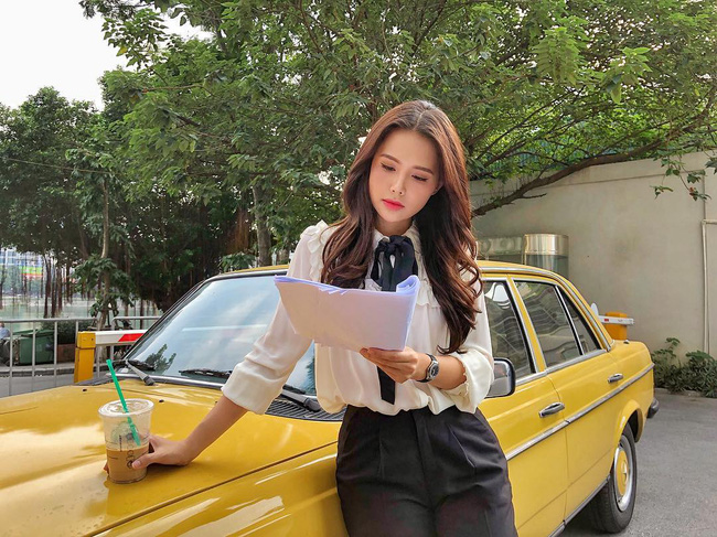 Phanh Lee có 11 cách diện áo blouse cực khéo, chị em học theo thì đi làm hay đi chơi cũng được khen mặc đẹp  - Ảnh 10.
