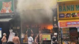 Giải cứu 7 người kẹt trong ‘biển lửa’ ở trung tâm Sài Gòn