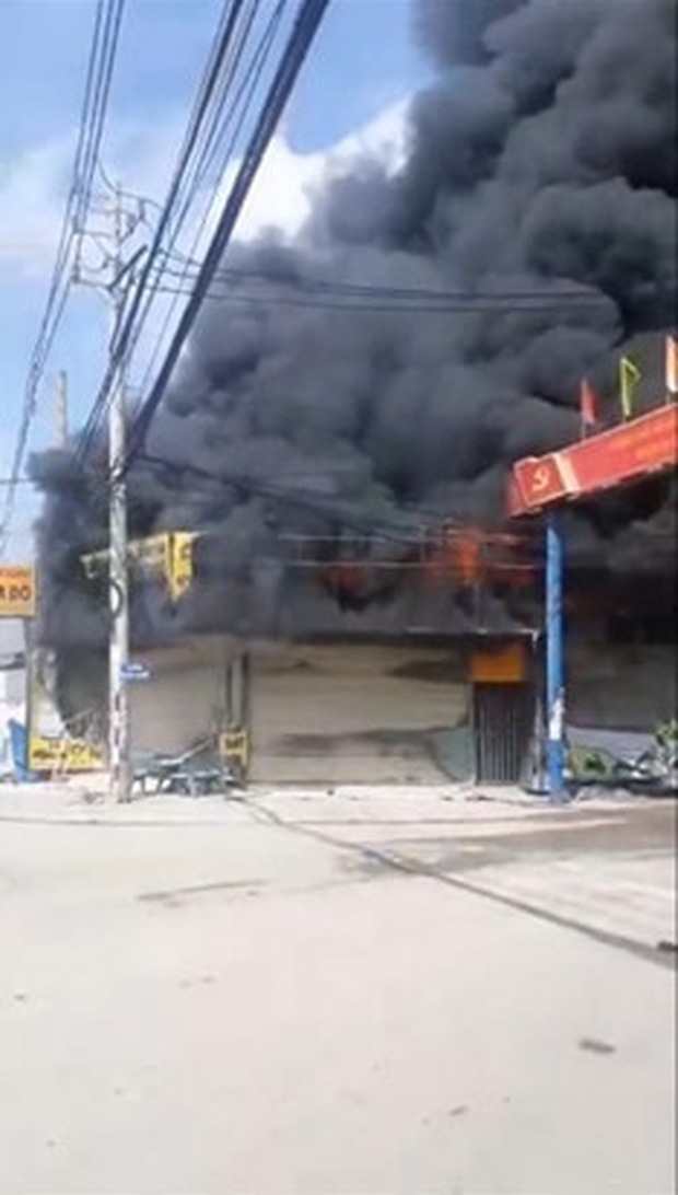 Bình Dương: Cháy lớn tại tiệm cầm đồ, 3 người tử vong thương tâm - Ảnh 1.