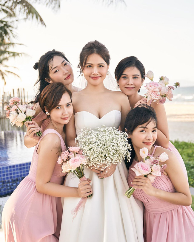 Phanh Lee tung thêm ảnh trong đám cưới với thiếu gia Cocobay, vòng 1 