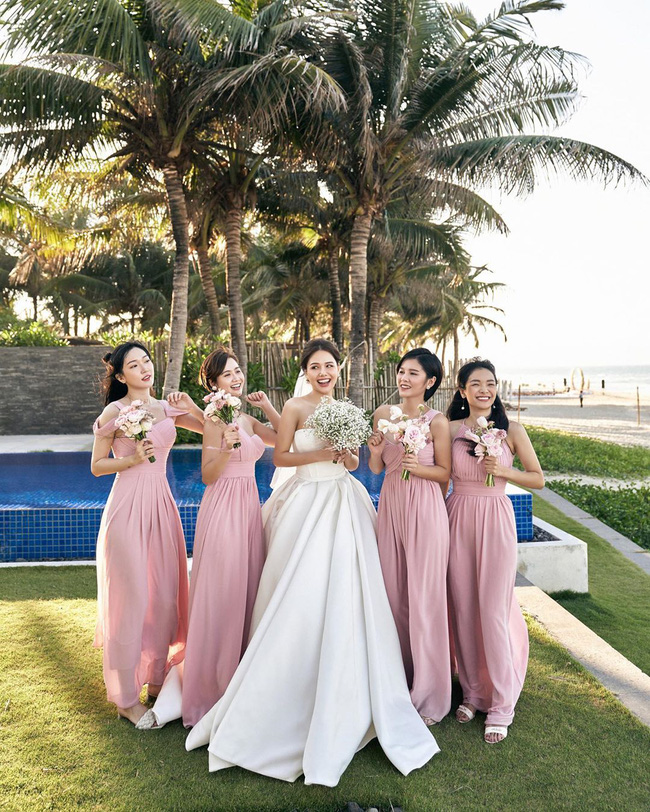 Phanh Lee tung thêm ảnh trong đám cưới với thiếu gia Cocobay, vòng 1 