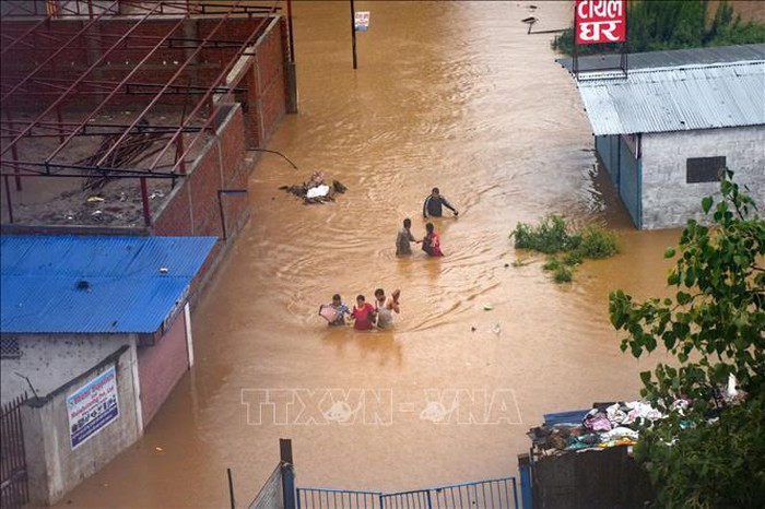Lũ lụt, lở đất làm hơn 40 người chết ở Nepal - Ảnh 1.