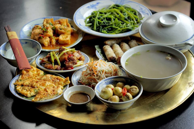 Đây là thói quen ăn cơm nguy hiểm của nhiều người Việt, hãy thay đổi ngay trước khi gia đình bạn 