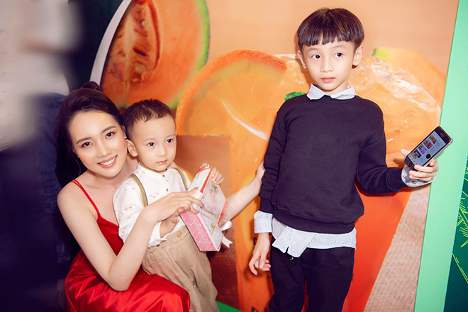 Cận cảnh nhan sắc vợ hai kém 25 tuổi, từng thi Hoa hậu của đạo diễn Ngô Quang Hải - Ảnh 8.