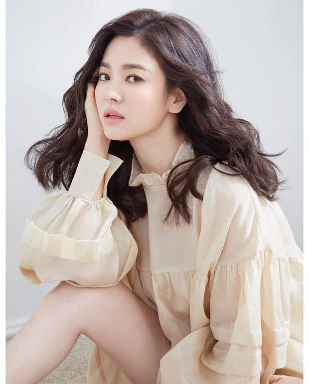 Cuộc đời trái ngược của mỹ nhân Hàn và bản sao: Bên hiền bên nổi loạn, cặp của Kim Tae Hee - Song Hye Kyo thị phi đường tình - Ảnh 26.