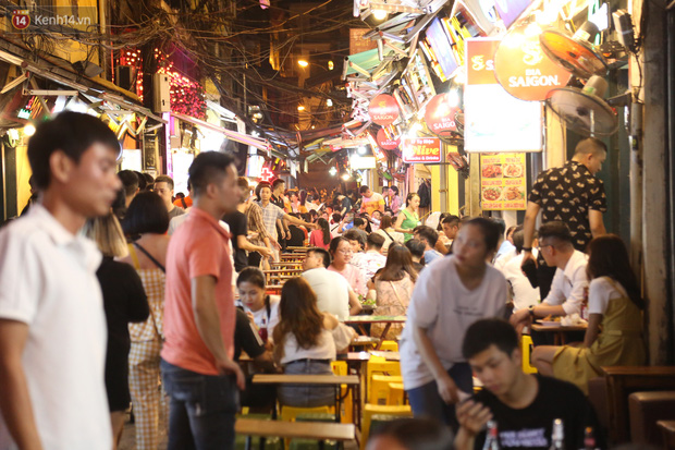 Giới kinh doanh Hà Nội “trăm phương ngàn kế” tìm lối thoát sau dịch Covid-19: Hàng quán tắt nhạc Tây, mở nhạc ta - Ảnh 4.