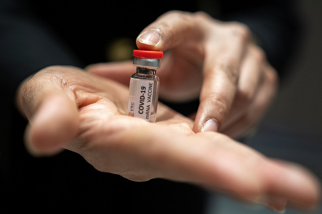 Tin vui: Mỹ bắt đầu thử nghiệm lâm sàng giai đoạn 3 vắc xin Covid-19 trên 30.000 người - Ảnh 2.