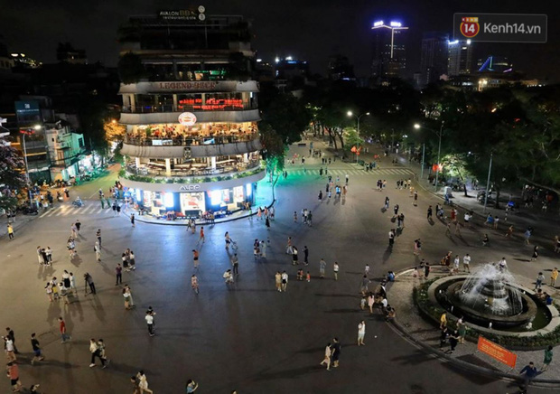 Hà Nội tạm dừng tổ chức các lễ hội và các hoạt động tập trung đông người tại phố đi bộ - Ảnh 1.