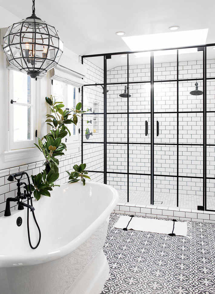 Cận cảnh 3 thiết kế phòng tắm được hồi sinh theo phong cách Tây Ban Nha thập niên 1930 nhờ các vật liệu công nghiệp - Ảnh 1.