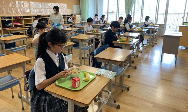Nhật Bản phát hiện ổ dịch mới tại một trường cấp 3, 88 học sinh bị lây nhiễm - Ảnh 1.