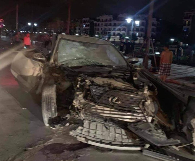 Hiện trường vụ xe Lexus gây tai nạn liên hoàn ở Hải Phòng - Ảnh 4.