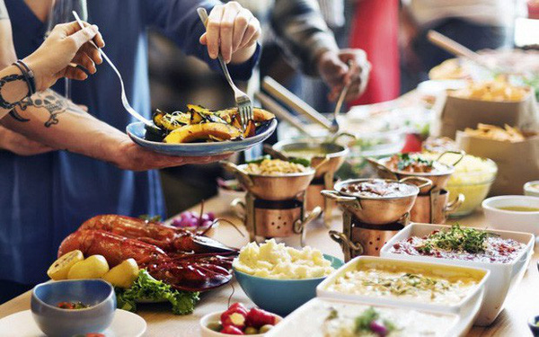 Những bí mật bất ngờ trong nhà hàng buffet đến chính nhân viên cũng không dám tiết lộ - Ảnh 2.