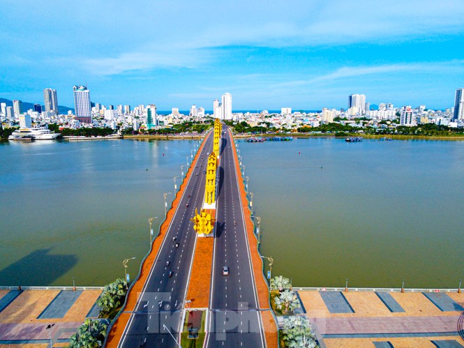 Bay trên Đà Nẵng mùa dịch, nhìn những thời khắc thành phố như 'bất động' - Ảnh 22.