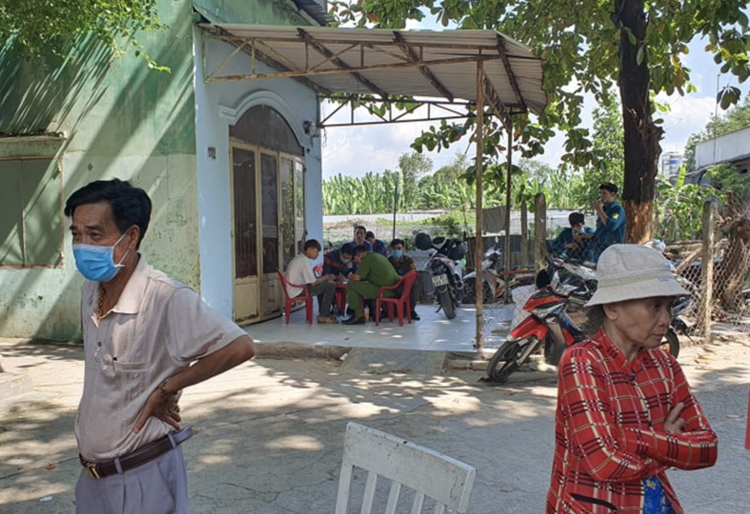 Thương tâm: Mẹ đang đi làm mướn bàng hoàng nghe tin con trai chết tại nhà trong tư thế treo cổ  - Ảnh 1.