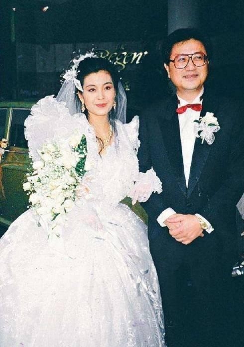 Tình duyên lận đận của Hoa hậu Hong Kong trở thành góa phụ chỉ 13 ngày sau đám cưới - Ảnh 4. Tình duyên lận đận của Hoa hậu Hong Kong trở thành góa phụ chỉ 13 ngày sau đám cưới - Ảnh 4.