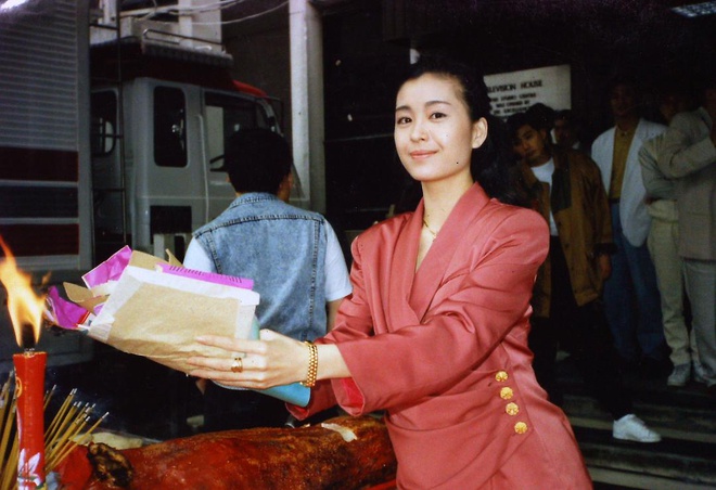 Tình duyên lận đận của Hoa hậu Hong Kong trở thành góa phụ chỉ 13 ngày sau đám cưới - Ảnh 6. Tình duyên lận đận của Hoa hậu Hong Kong trở thành góa phụ chỉ 13 ngày sau đám cưới - Ảnh 6.