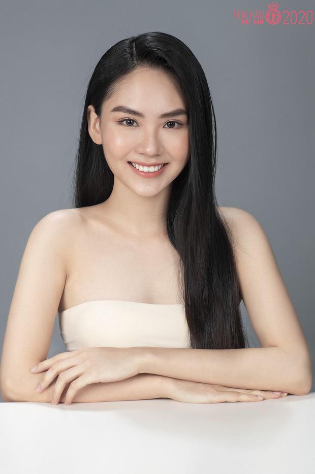 Xuất hiện nữ thần mặt mộc của Hoa Hậu Việt Nam, từng là Hoa khôi ĐH Đồng Nai nên không phải dạng vừa - Ảnh 2. Xuất hiện nữ thần mặt mộc của Hoa Hậu Việt Nam, từng là Hoa khôi ĐH Đồng Nai nên không phải dạng vừa - Ảnh 2.