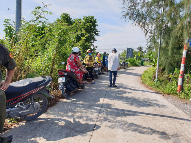 Bé trai sống lang thang đuối nước, người bạn đứng trên bờ gào khóc kêu cứu - Ảnh 2.