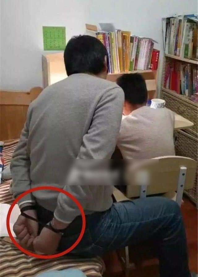 Năm học mới vừa bắt đầu được 3 ngày nhưng phụ huynh đã rần rần than khổ: Ai kèm con tôi học hộ với, mệt mỏi lắm rồi đây này! - Ảnh 2. Năm học mới vừa bắt đầu được 3 ngày nhưng phụ huynh đã rần rần than khổ: Ai kèm con tôi học hộ với, mệt mỏi lắm rồi đây này! - Ảnh 2.