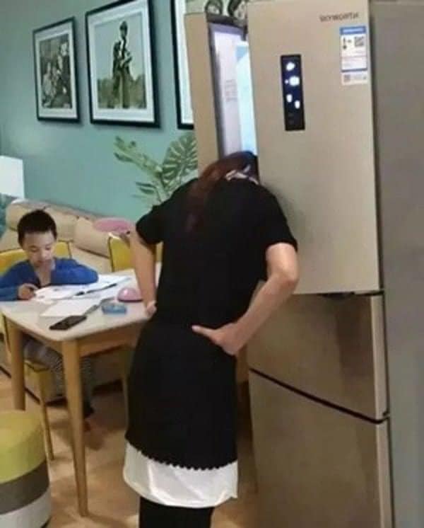 Năm học mới vừa bắt đầu được 3 ngày nhưng phụ huynh đã rần rần than khổ: Ai kèm con tôi học hộ với, mệt mỏi lắm rồi đây này! - Ảnh 4. Năm học mới vừa bắt đầu được 3 ngày nhưng phụ huynh đã rần rần than khổ: Ai kèm con tôi học hộ với, mệt mỏi lắm rồi đây này! - Ảnh 4.