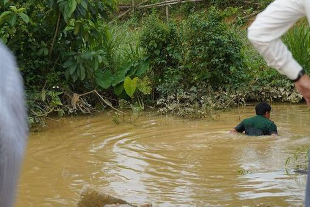 Nghệ An: Rơi xuống khe nước sâu, 3 học sinh tiểu học đuối nước thương tâm - Ảnh 1.