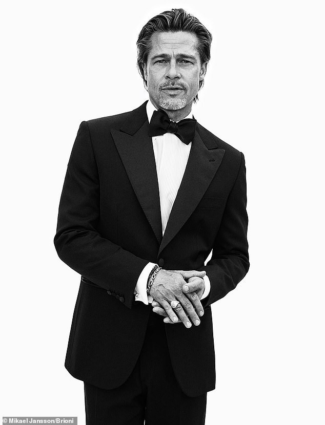 Phong độ tuổi 56 của Brad Pitt khiến phái nữ mê mẩn - Ảnh 1.