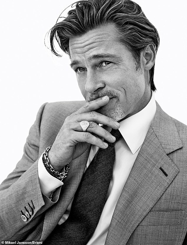 Phong độ tuổi 56 của Brad Pitt khiến phái nữ mê mẩn - Ảnh 3.