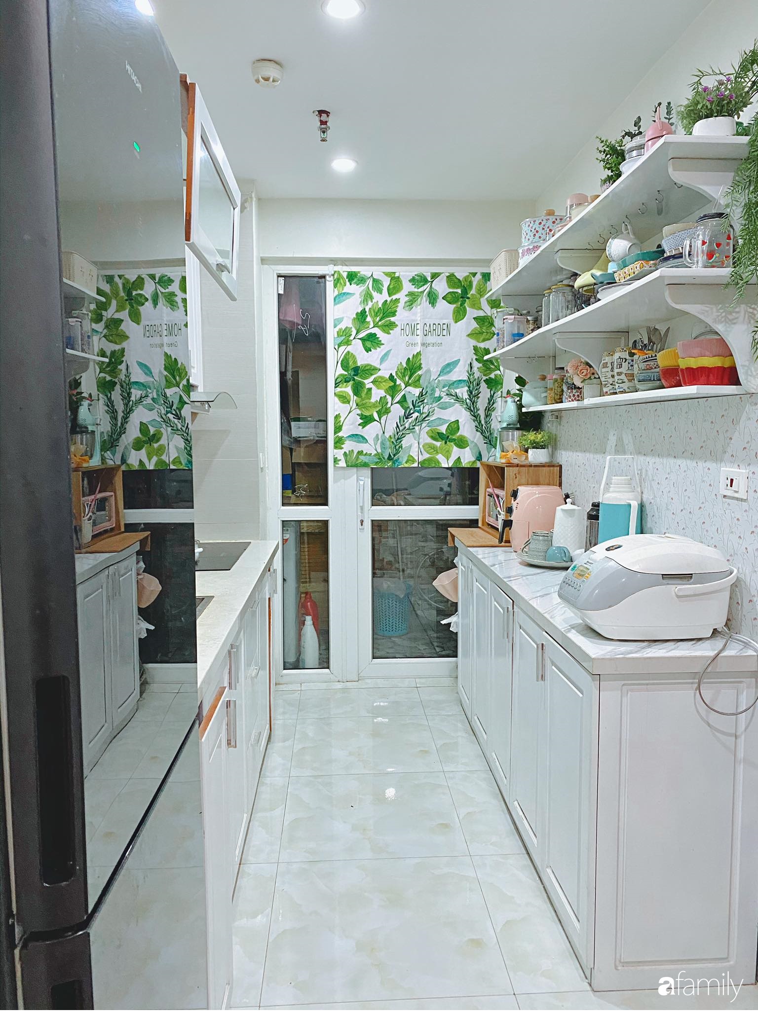 Căn bếp vừa gọn vừa xinh sau khi cải tạo với chi phí 2,6 triệu đồng của cô gái Hà Nội - Ảnh 3.