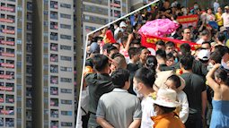 Cư dân The Vesta Hà Đông tập trung phản đối việc phá dỡ sân chơi trẻ em làm chỗ đỗ xe: "Chúng tôi bị lừa dối"