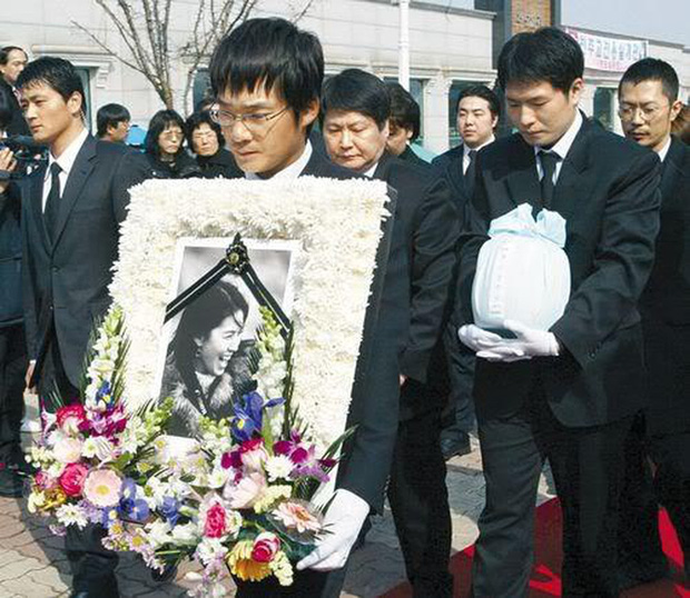 Đời bi kịch loạt nữ hoàng hở bạo Hàn Quốc: 2 vụ tự tử chấn động, minh tinh Lee Tae Im phải giải nghệ vì chồng đại gia vào tù - Ảnh 9.