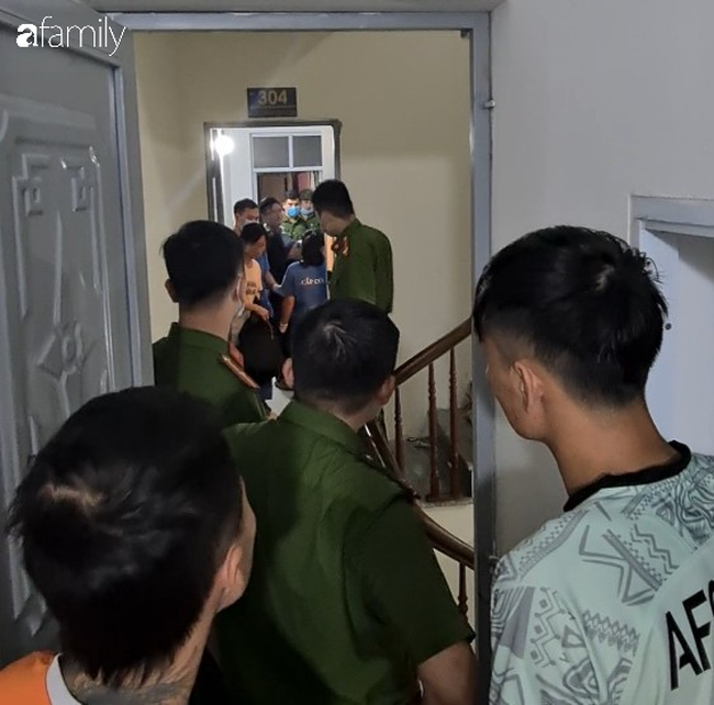Hà Nội: Cảnh sát phá cửa phòng trọ phát hiện cô gái nguy kịch, nghi do cắt tay tự tử  - Ảnh 3.