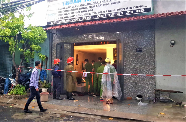 Đà Nẵng: Cháy nhà trong bão, 2 cha con bị thương nặng - Ảnh 2.