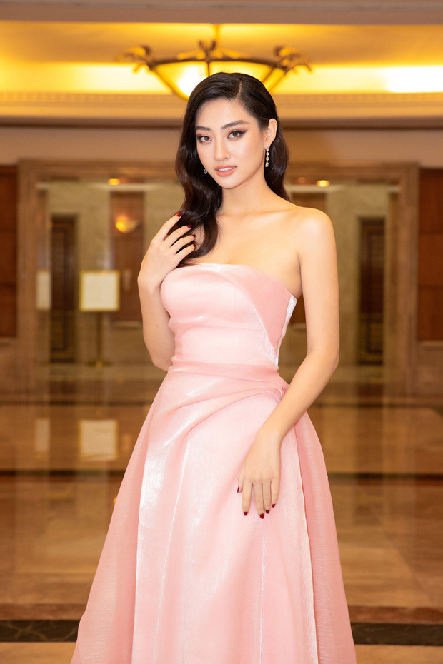 “Quân đoàn” Hoa hậu Á hậu lộng lẫy đổ bộ thảm đỏ họp báo HHVN 2020, Tiểu Vy đội vương miện 3 tỉ chiếm trọn spotlight - Ảnh 6.
