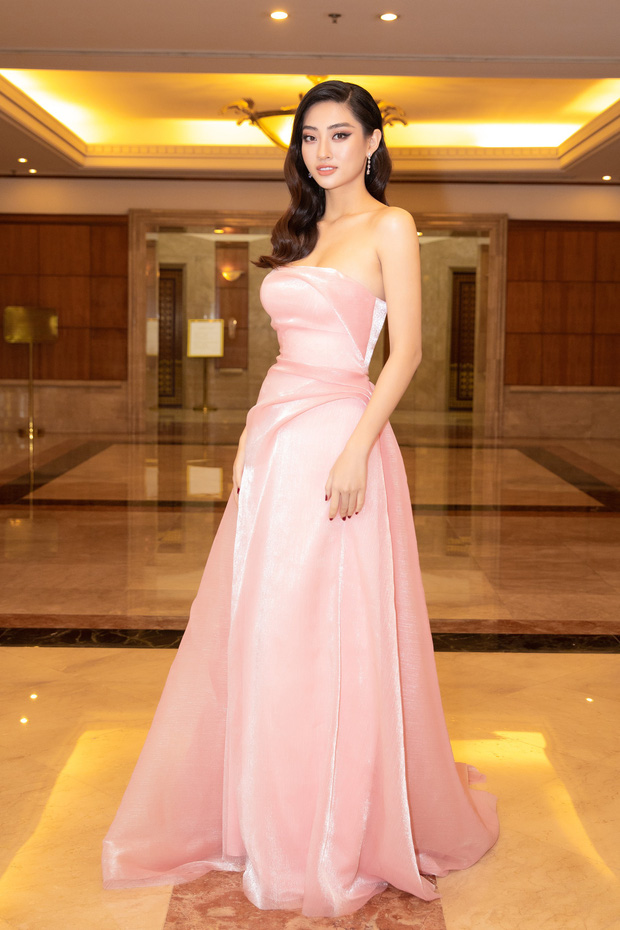 “Quân đoàn” Hoa hậu Á hậu lộng lẫy đổ bộ thảm đỏ họp báo HHVN 2020, Tiểu Vy đội vương miện 3 tỉ chiếm trọn spotlight - Ảnh 7.