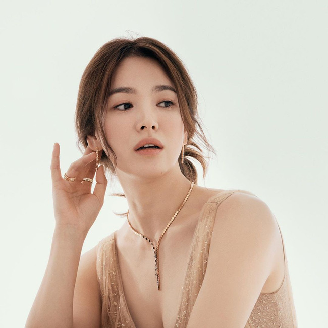 BXH top 10 mỹ nhân đẹp nhất xứ Hàn: Hoàn mỹ như Song Hye Kyo, Son Ye Jin vẫn phải lùi bước trước một người đẹp 49 tuổi  - Ảnh 5.