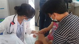 Tây Ninh: Gần 70 học sinh 4 trường tiểu học đau bụng, nôn ói phải nhập viện cấp cứu sau khi ăn bánh Trung thu