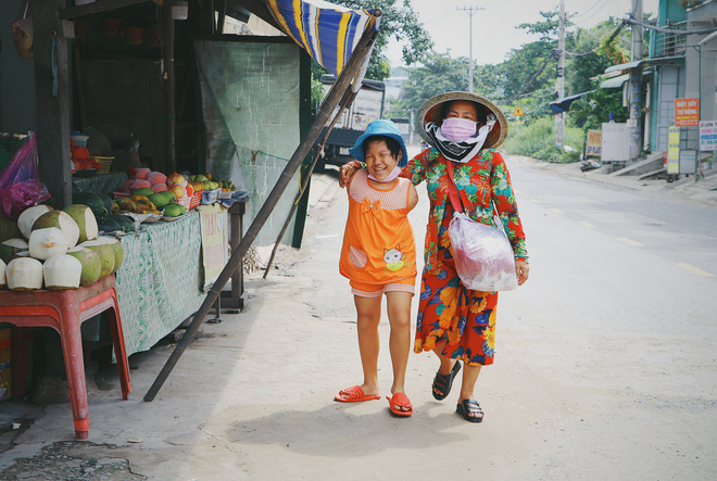 Nghẹn lòng trước câu nói của cô bé chim cánh cụt ở Sài Gòn - Ảnh 6.