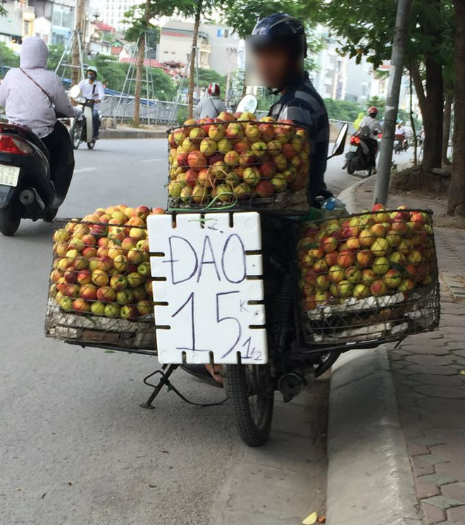 “Lừa tình” hơn cả ảnh mạng chính là những tấm bảng giá treo đầy từ ngoài đường vào trong siêu thị, tinh mắt lắm mới nhận ra mánh khoé - Ảnh 9.