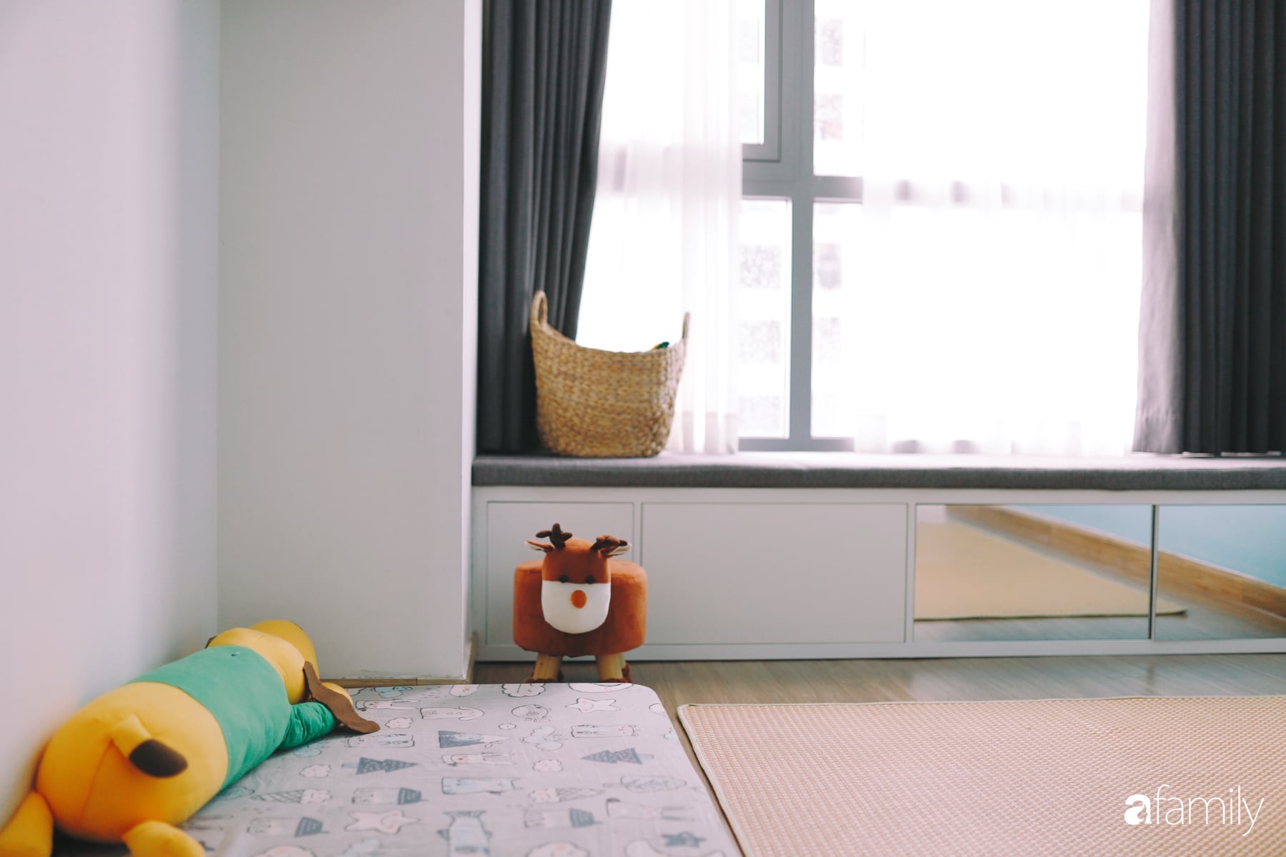 Kinh nghiệm hữu ích tạo phòng ngủ tối giản dành cho bé sơ sinh của bà mẹ đảm Hà Thành - Ảnh 3.