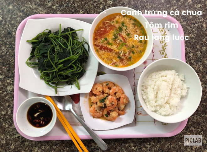 Mâm cơm ở cữ thịnh soạn chồng nấu cho vợ và chuyện chàng đi phụ quán cafe cả năm để cưới bằng được nàng - Ảnh 7. Mâm cơm ở cữ thịnh soạn chồng nấu cho vợ và chuyện chàng đi phụ quán cafe cả năm để cưới bằng được nàng - Ảnh 7.