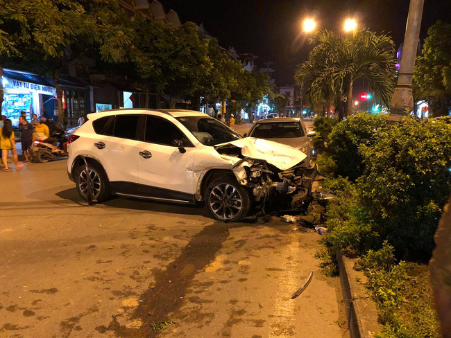 Nam thanh niên lái xe Mazda gây tai nạn rồi bỏ chạy chưa có giấy phép lái xe, nồng độ cồn vượt mức quy định - Ảnh 1.