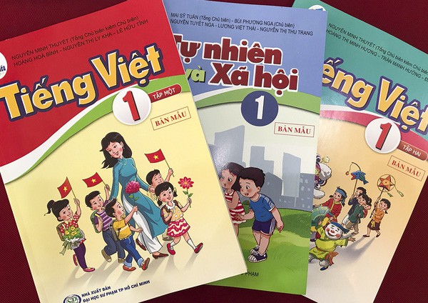 Phó Thủ tướng Vũ Đức Đam yêu cầu Bộ GD&ĐT rà soát quy định liên quan tới SGK mới - Ảnh 1.