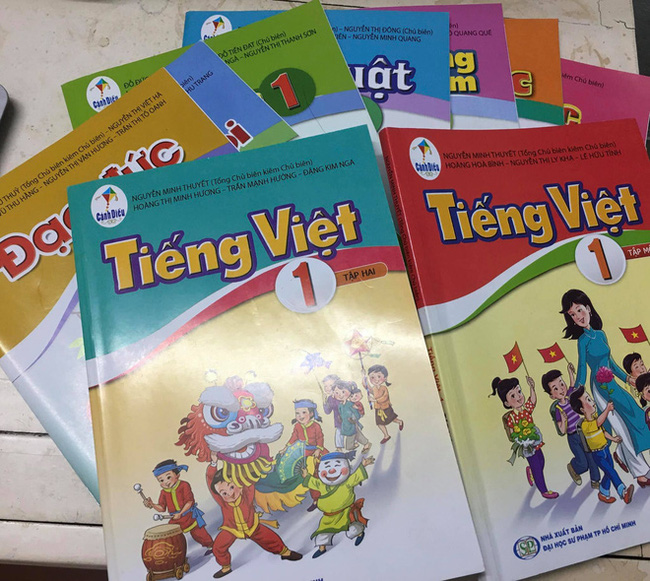 Thêm một bài tập đọc trong sách tiếng Việt 1 khiến hội phụ huynh chia hai 