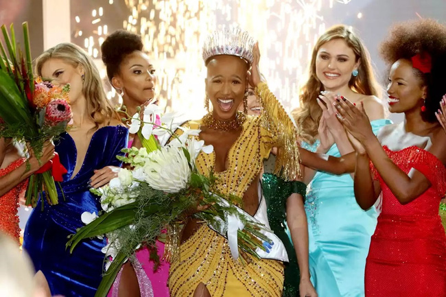Tân Hoa hậu Nam Phi 2020 Shudufhadzo Musida: Mỹ nhân sở hữu nhan sắc đẹp lạ cùng nụ cười tỏa nắng, body nóng bỏng hút mắt - Ảnh 1.