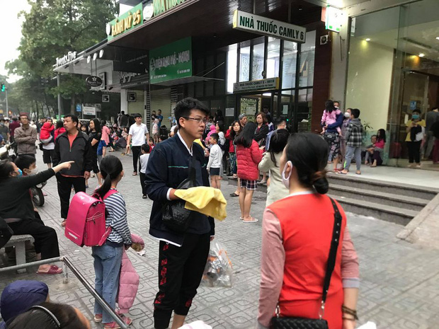 Hà Nội: Cháy lớn tại chung cư HH Linh Đàm, hàng nghìn người hoảng sợ tháo chạy vào sáng sớm - Ảnh 8.