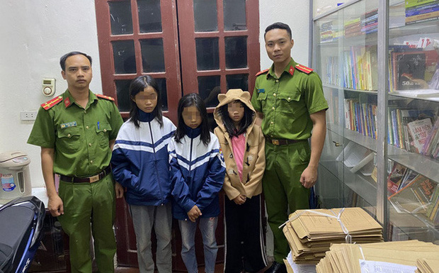  Lực lượng chức năng xuyên đêm tìm 2 bé gái bị bố mẹ mắng bỏ nhà đi - Ảnh 1.
